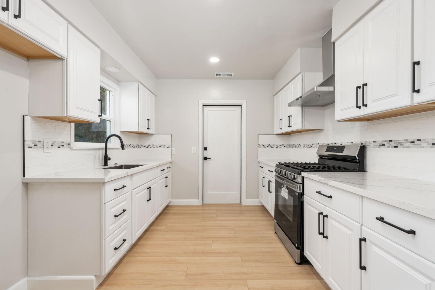 1115 E Cornell Ave, Fresno, CA 93704