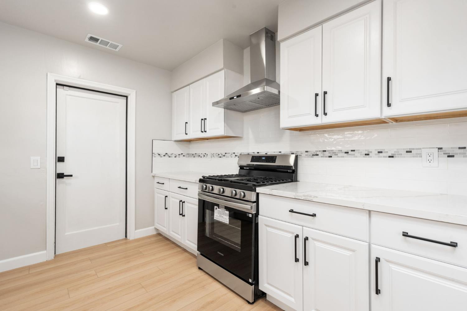 1115 E Cornell Ave, Fresno, CA 93704