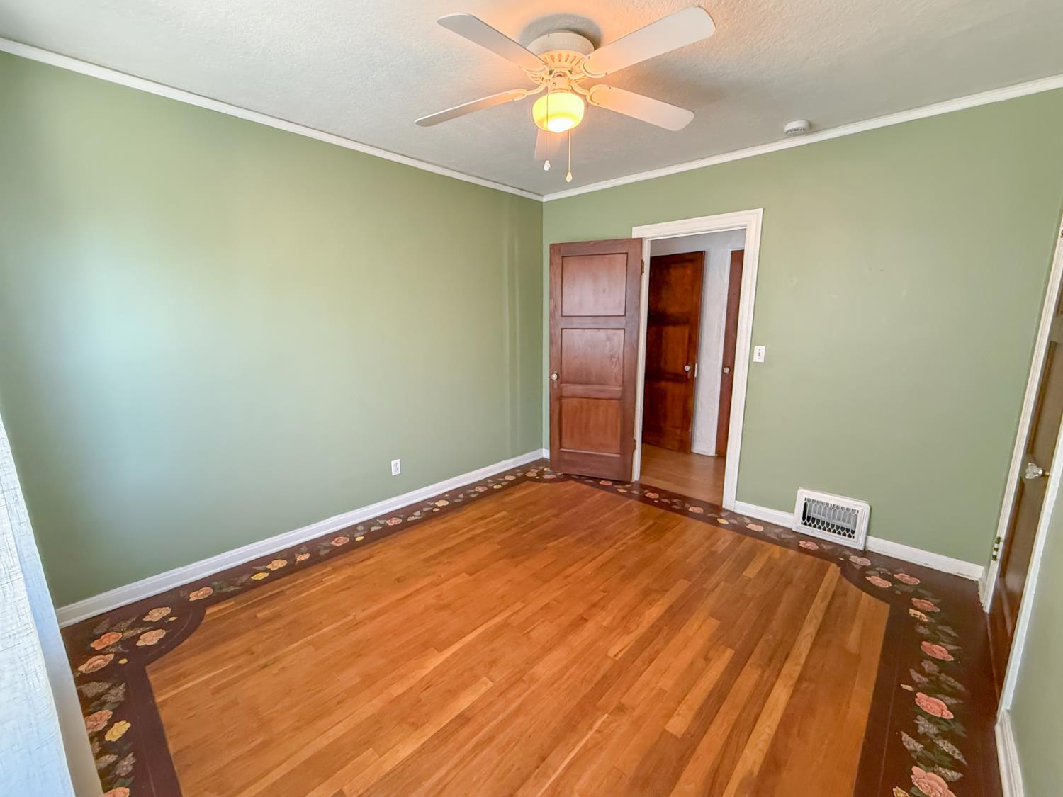 624 E Vassar Ave, Fresno, CA 93704