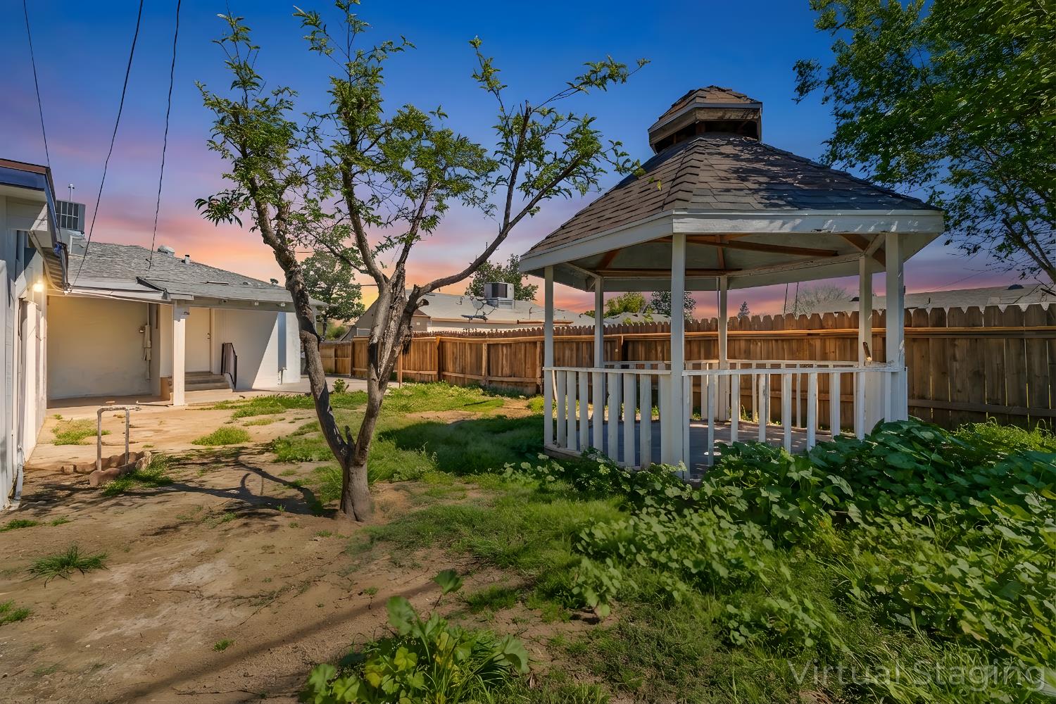 1645 W Fountain Way, Fresno, CA 93705