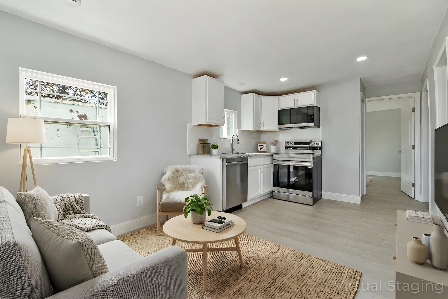 1645 W Fountain Way, Fresno, CA 93705