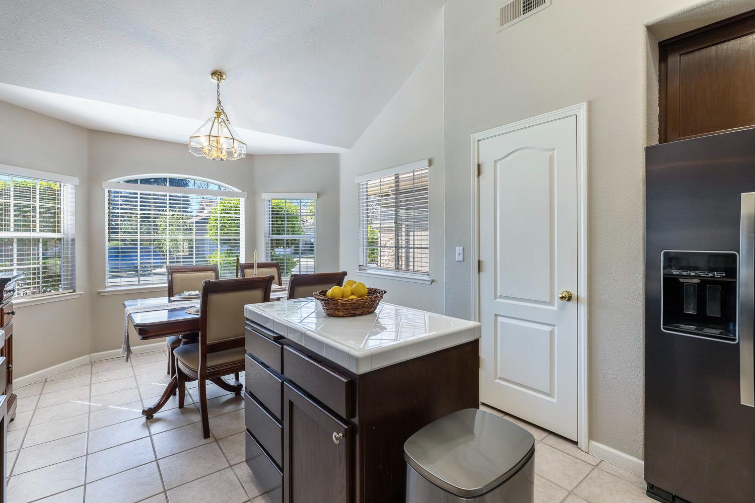 9710 N Price Ave, Fresno, CA 93720