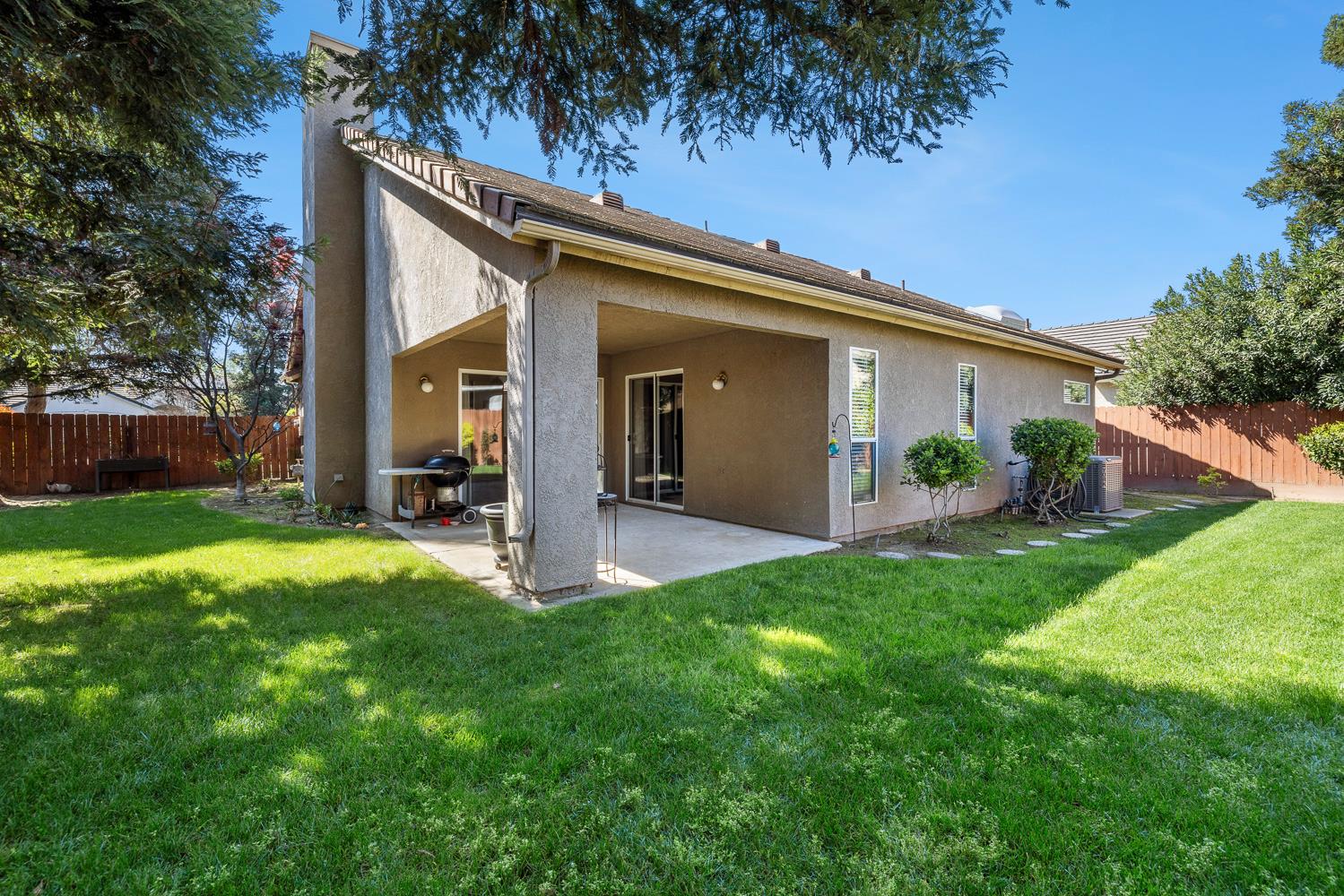 9710 N Price Ave, Fresno, CA 93720