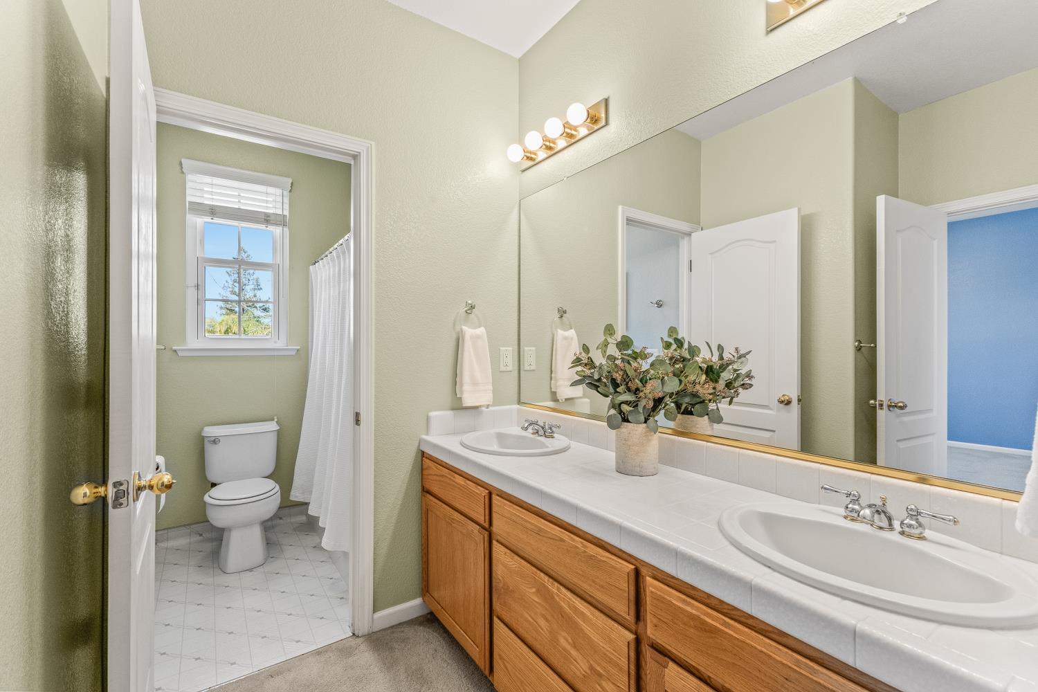 2719 E Spice Way, Fresno, CA 93720