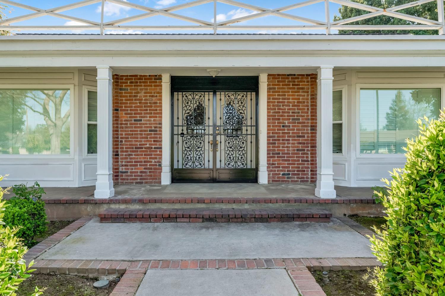 1411 W Sample Ave, Fresno, CA 93711