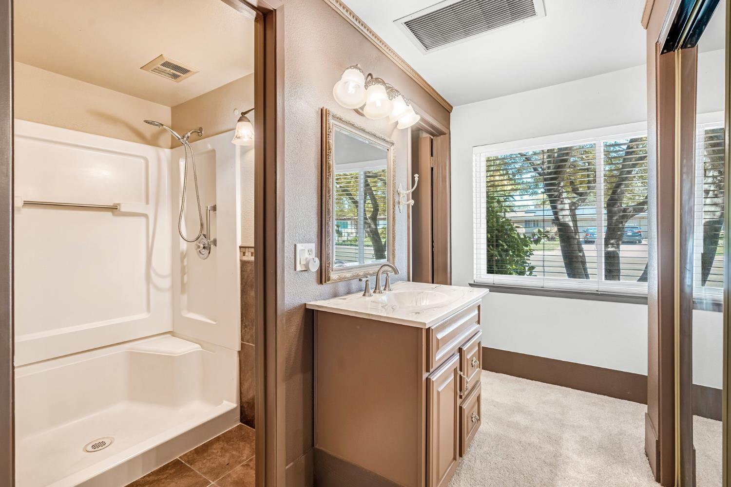 1411 W Sample Ave, Fresno, CA 93711