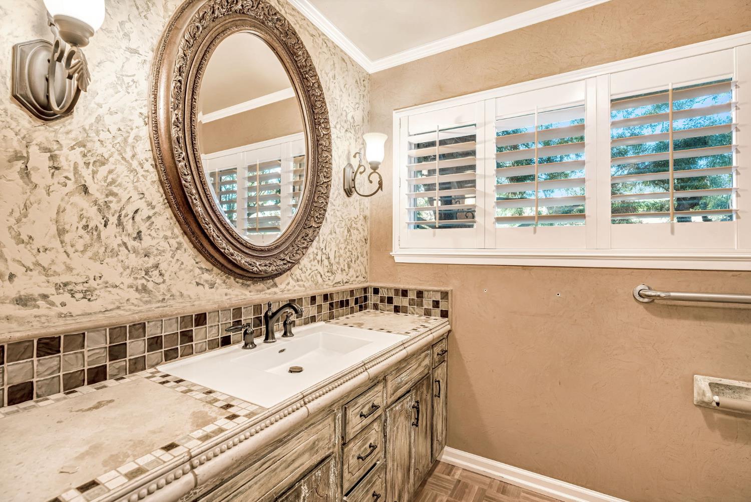 1411 W Sample Ave, Fresno, CA 93711