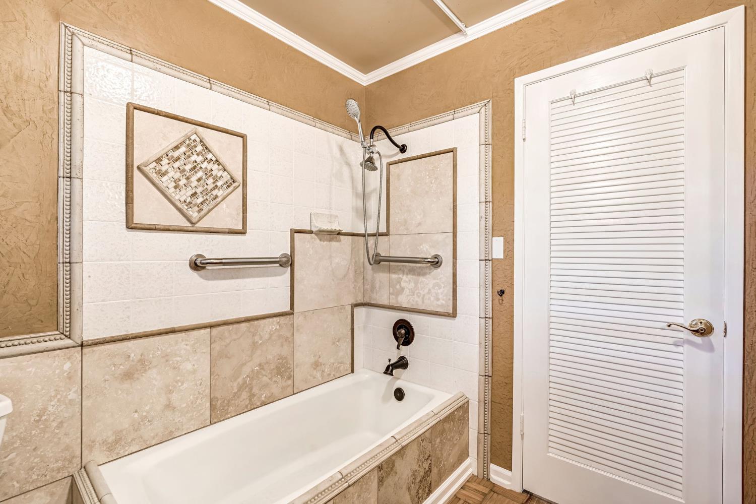 1411 W Sample Ave, Fresno, CA 93711