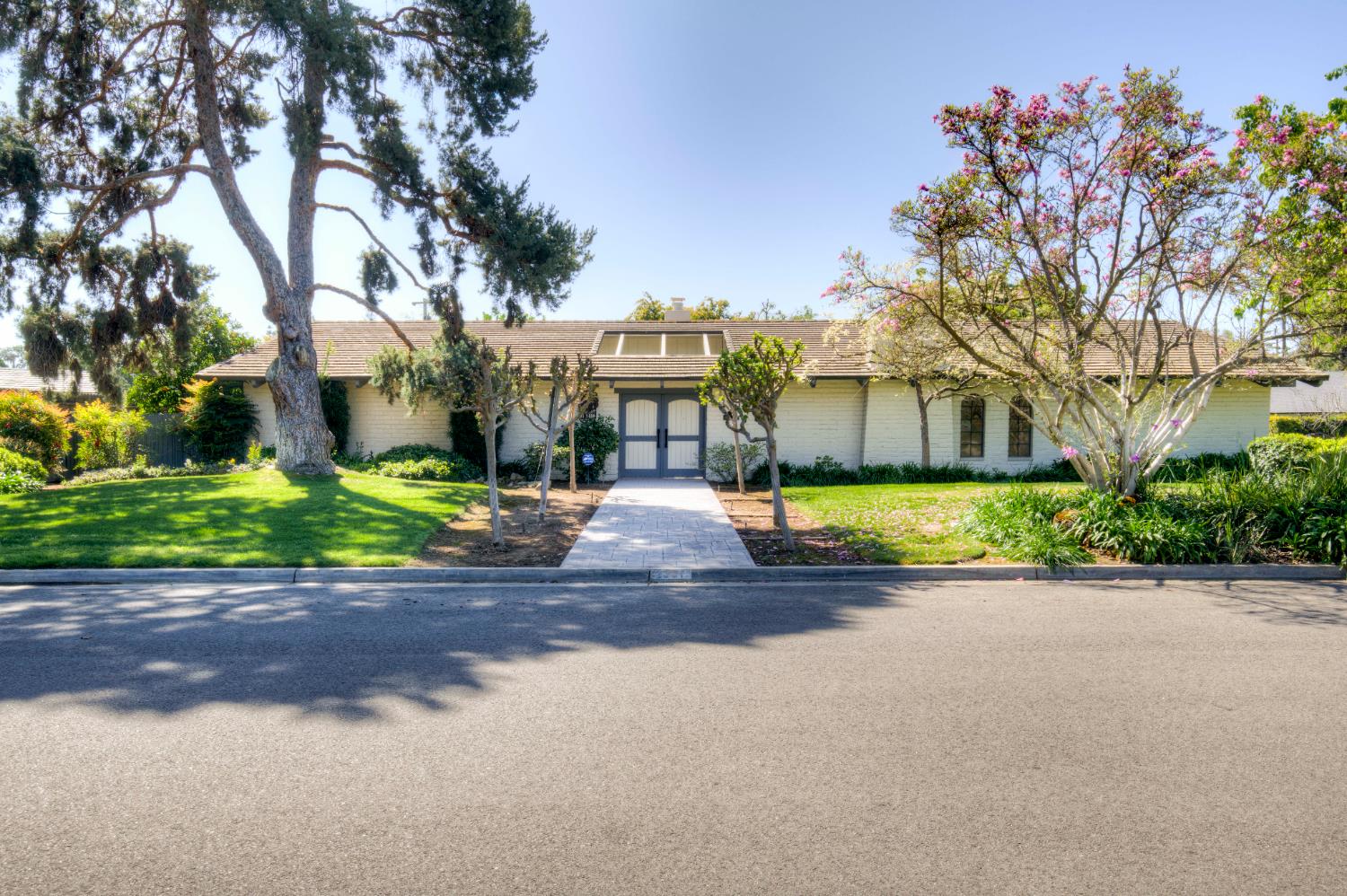 2331 W Celeste Ave, Fresno, CA 93711