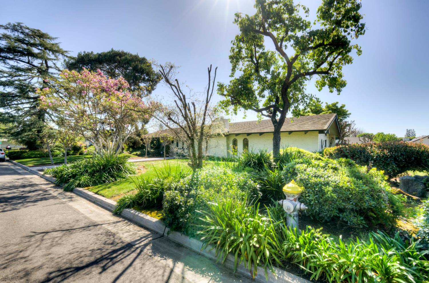 2331 W Celeste Ave, Fresno, CA 93711