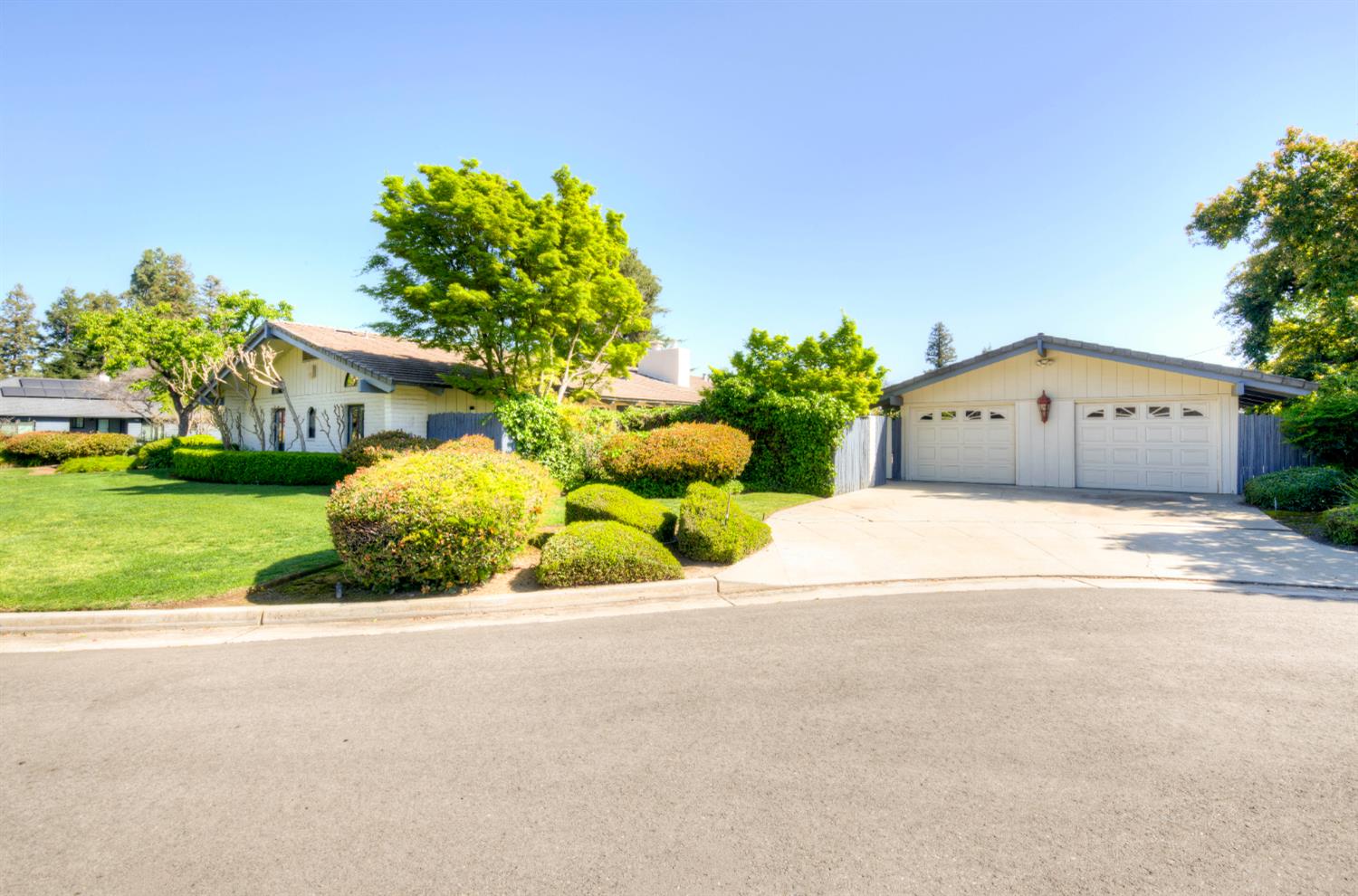 2331 W Celeste Ave, Fresno, CA 93711