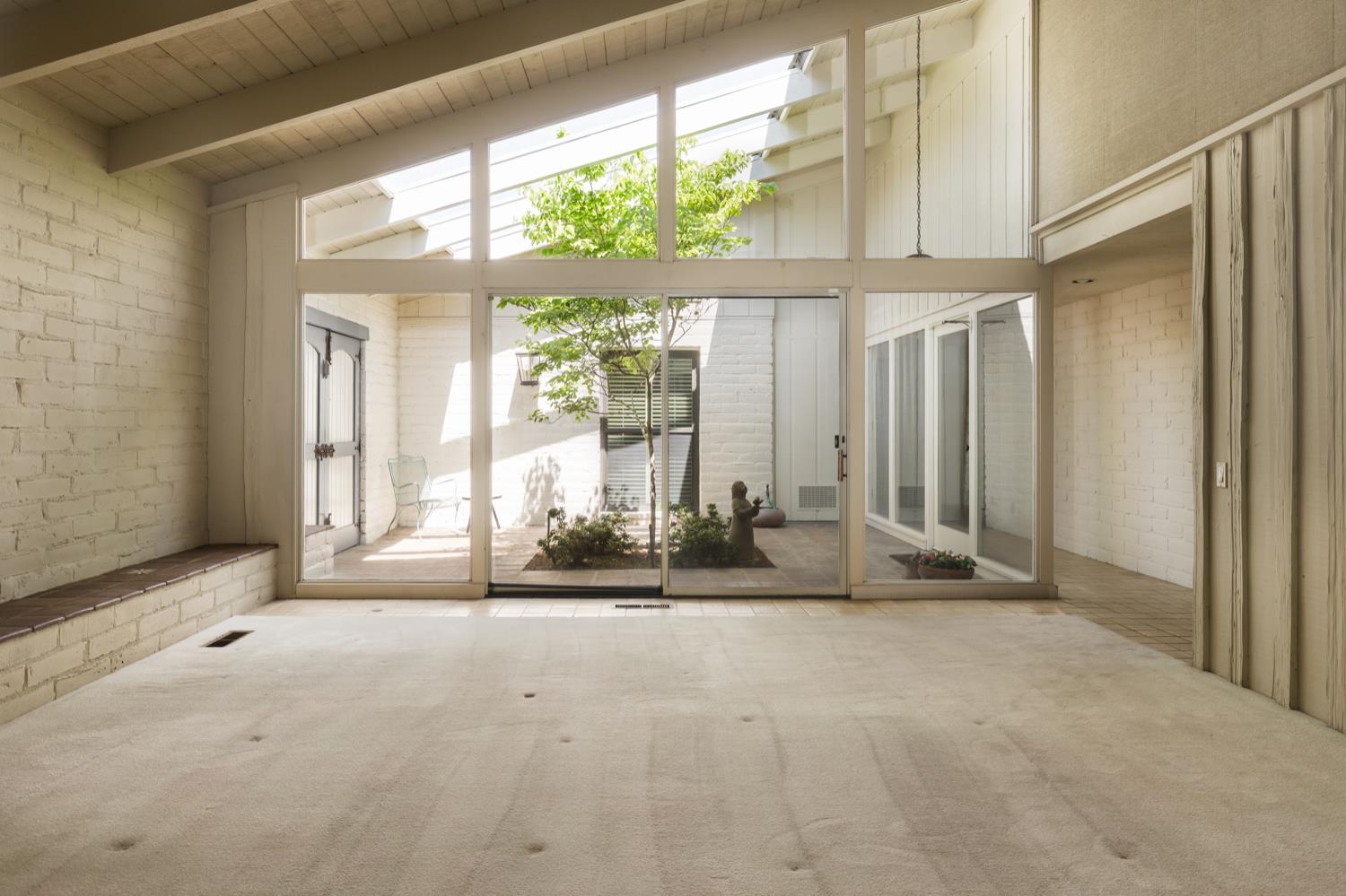 2331 W Celeste Ave, Fresno, CA 93711