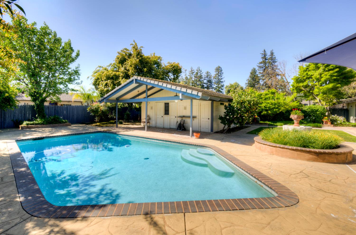 2331 W Celeste Ave, Fresno, CA 93711