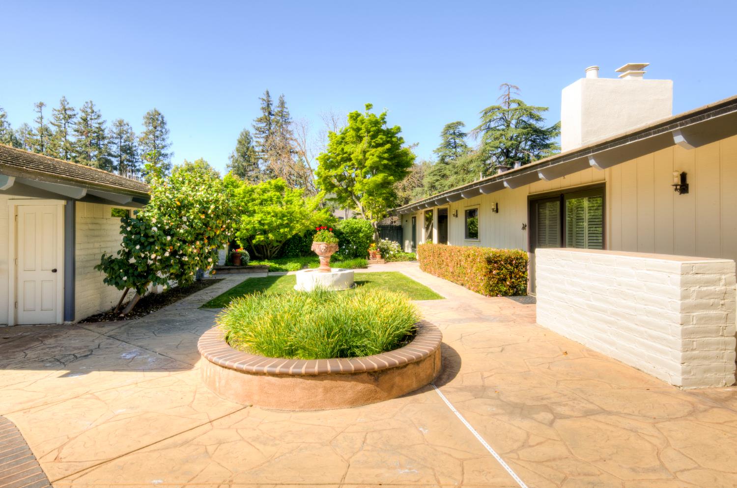 2331 W Celeste Ave, Fresno, CA 93711