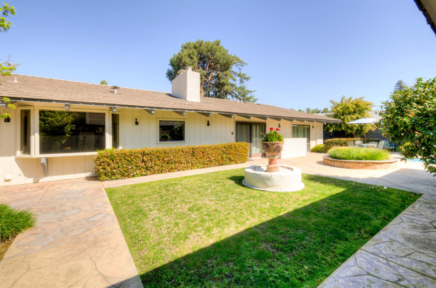 2331 W Celeste Ave, Fresno, CA 93711