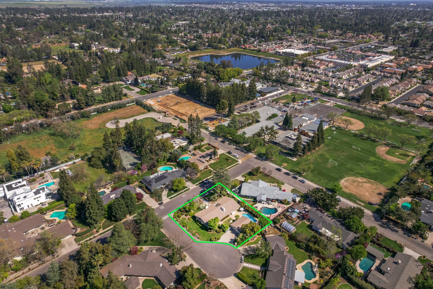 2331 W Celeste Ave, Fresno, CA 93711