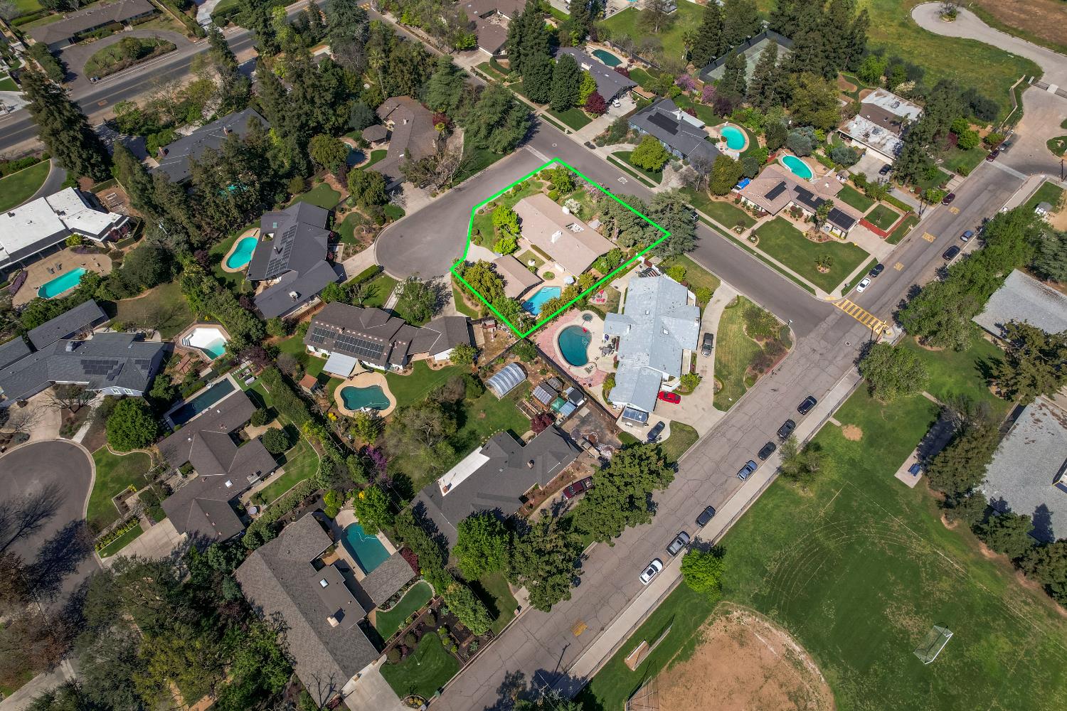 2331 W Celeste Ave, Fresno, CA 93711