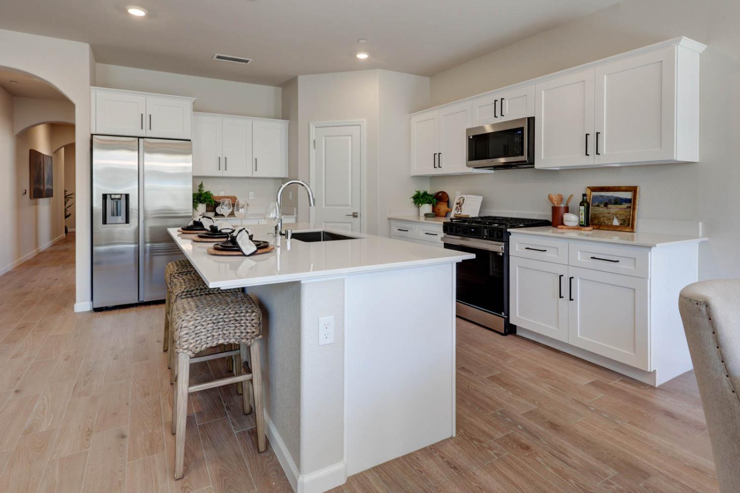 2439 E O'Keefe Dr, Fresno, CA 93720