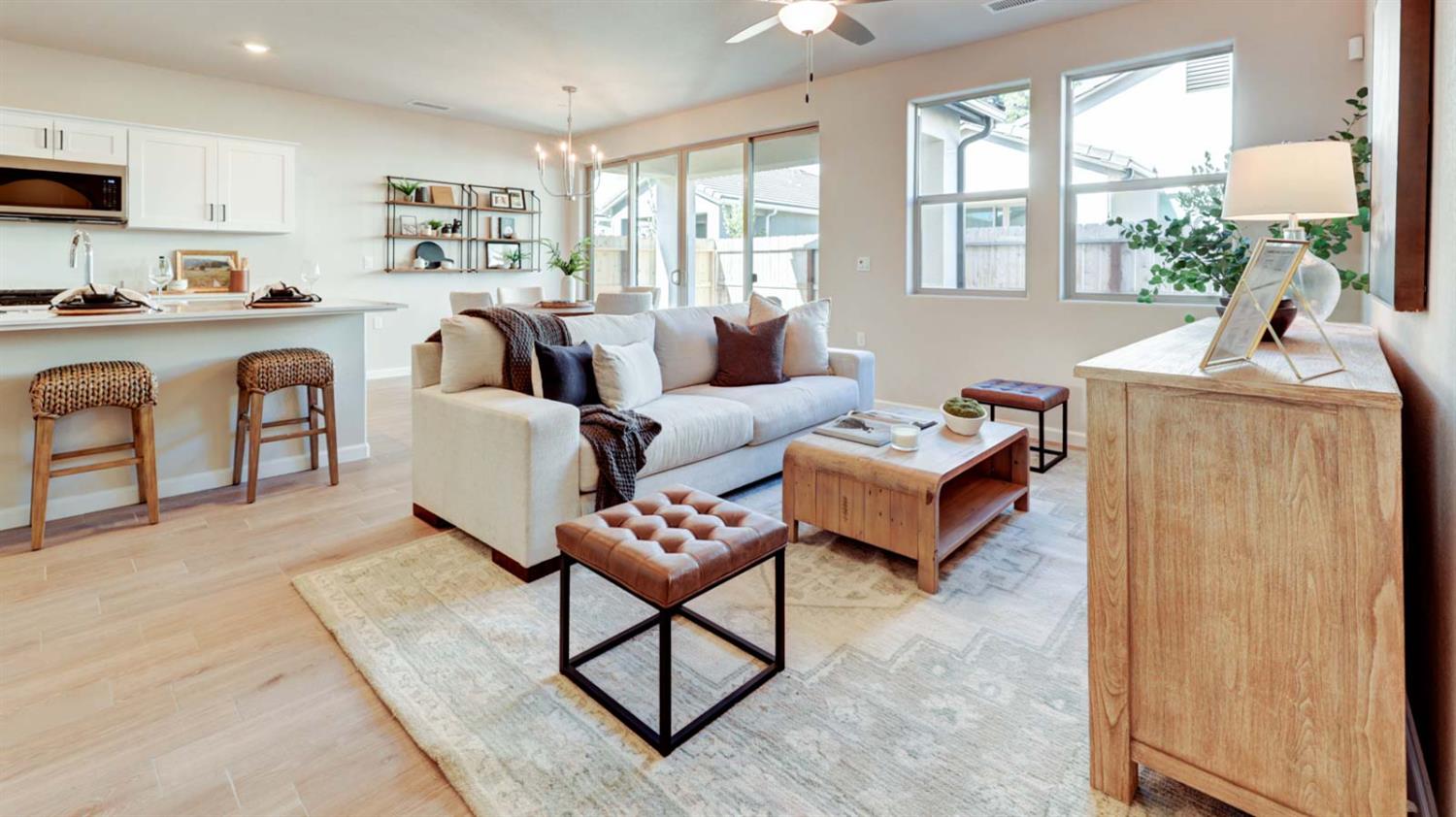 2439 E O'Keefe Dr, Fresno, CA 93720