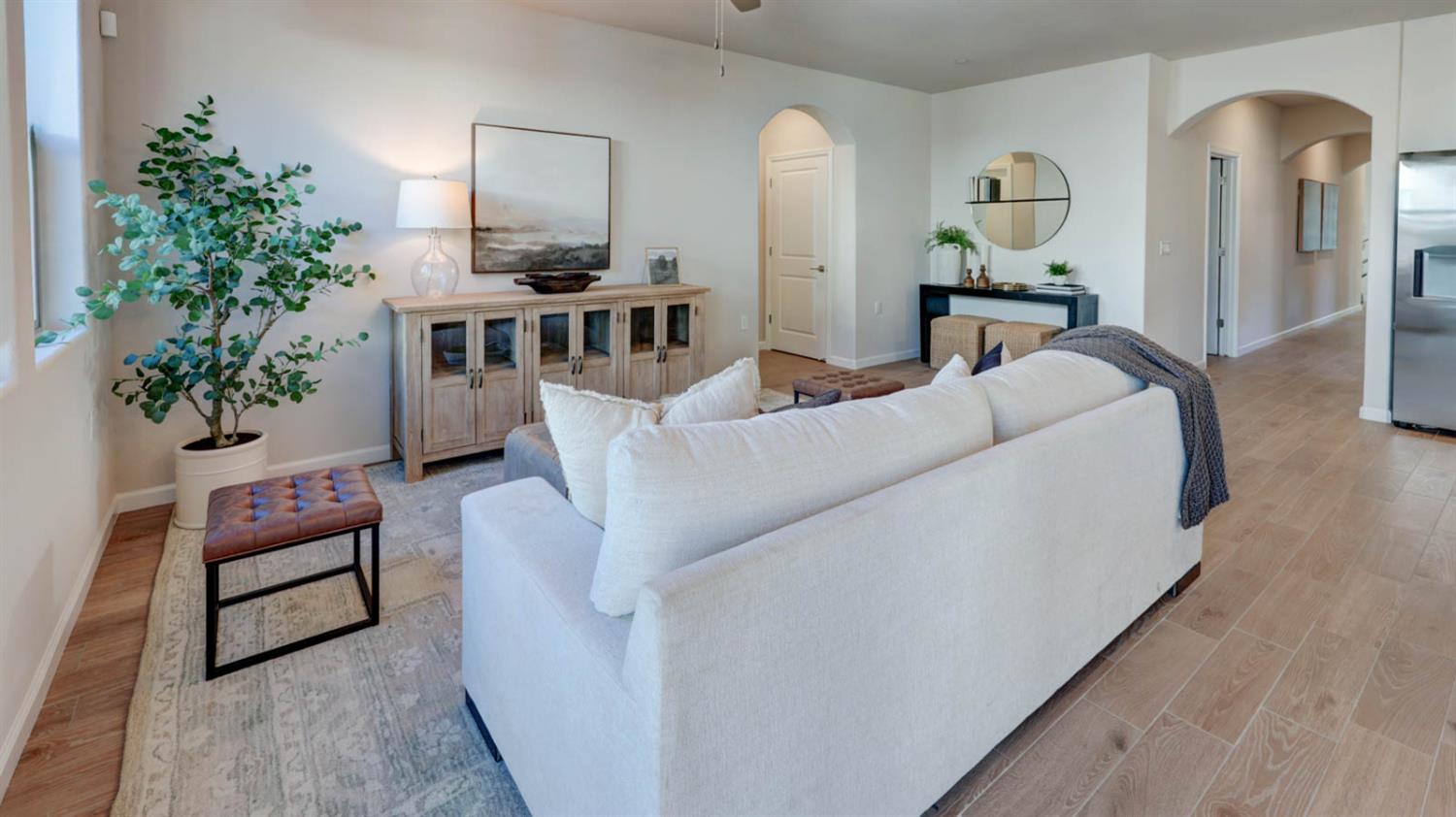 2439 E O'Keefe Dr, Fresno, CA 93720