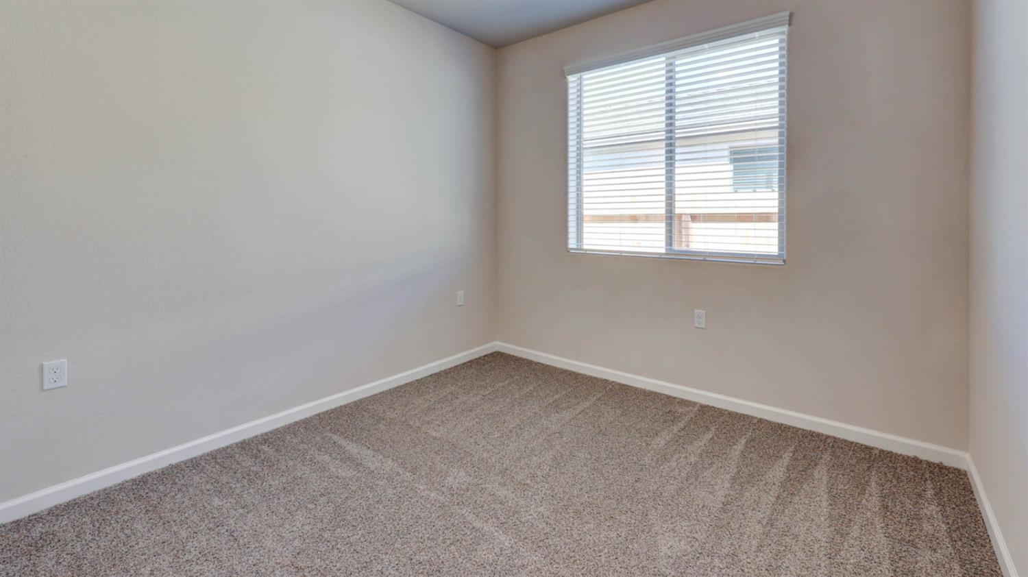 2439 E O'Keefe Dr, Fresno, CA 93720