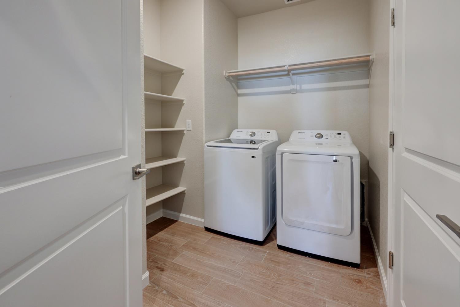 2439 E O'Keefe Dr, Fresno, CA 93720