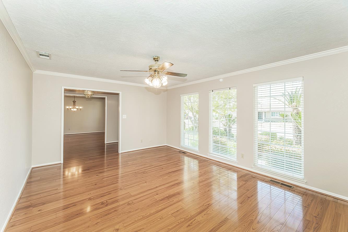 6740 N Harrison Ave, Fresno, CA 93711