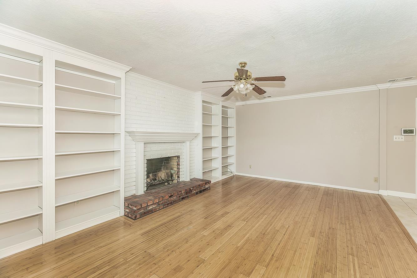 6740 N Harrison Ave, Fresno, CA 93711