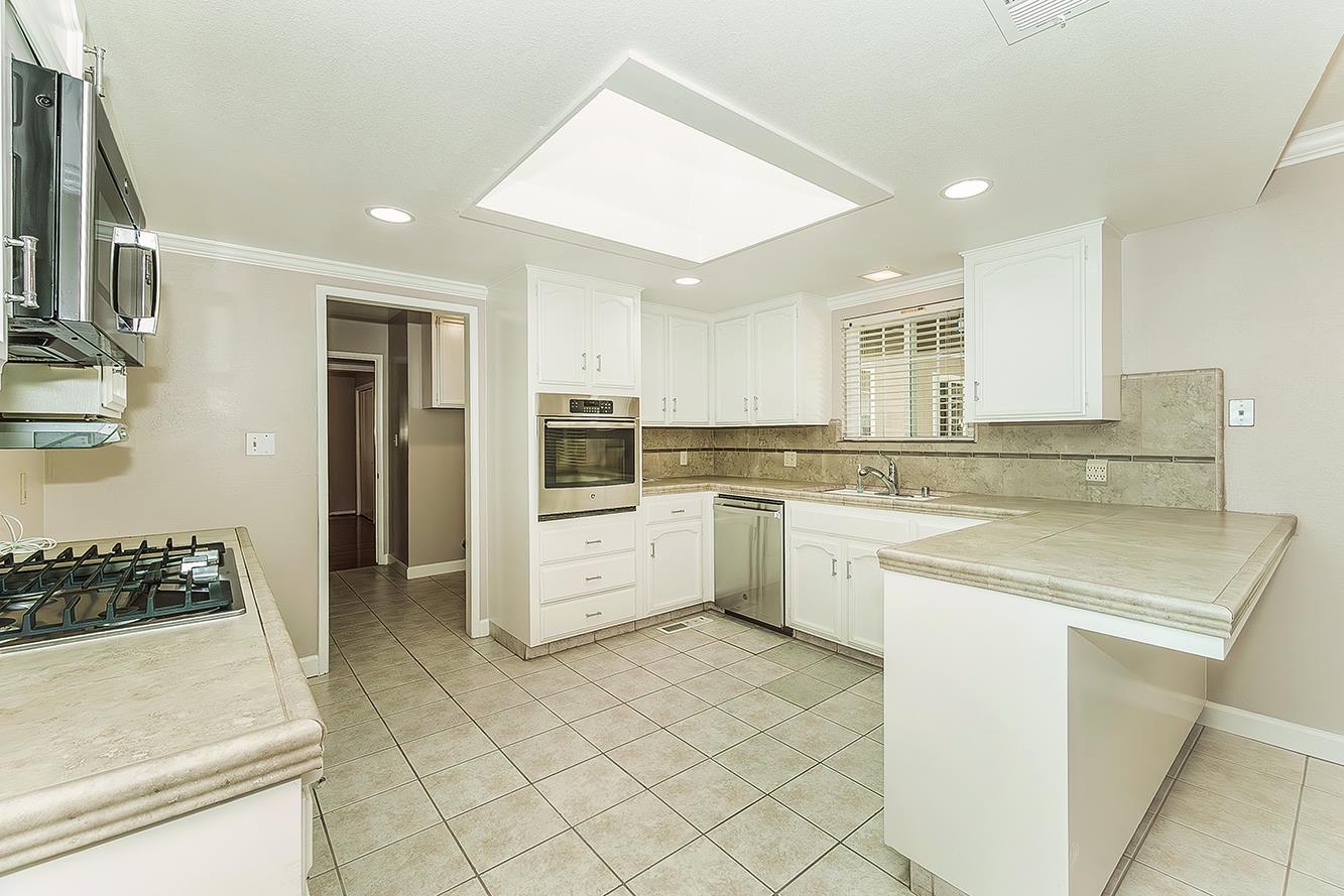 6740 N Harrison Ave, Fresno, CA 93711