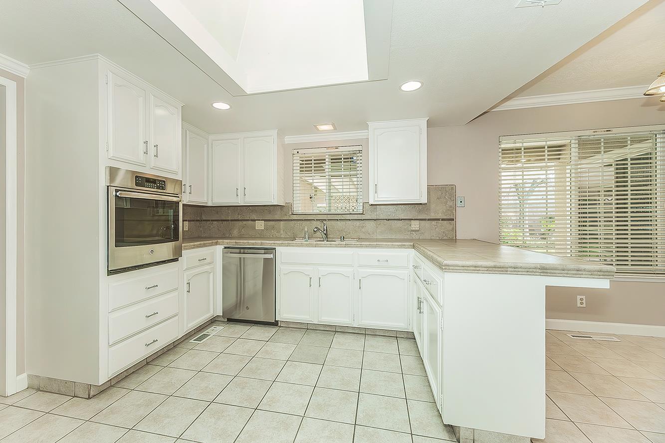 6740 N Harrison Ave, Fresno, CA 93711