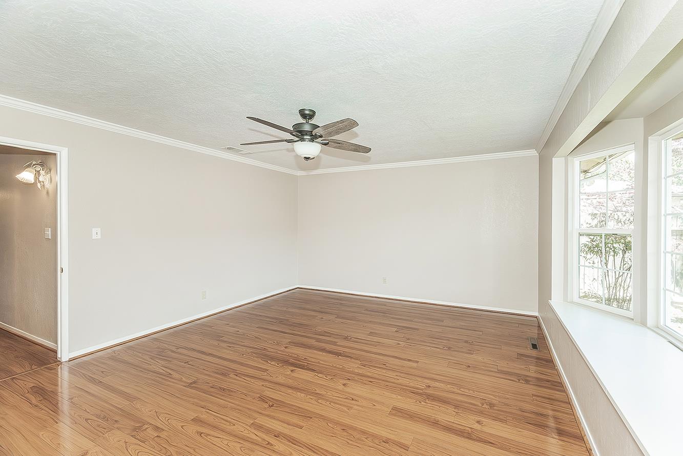 6740 N Harrison Ave, Fresno, CA 93711