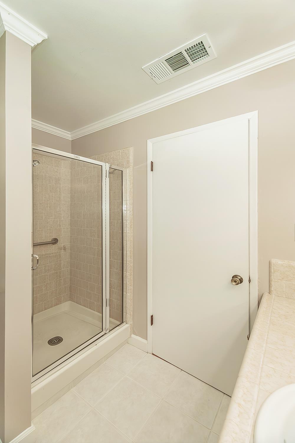 6740 N Harrison Ave, Fresno, CA 93711