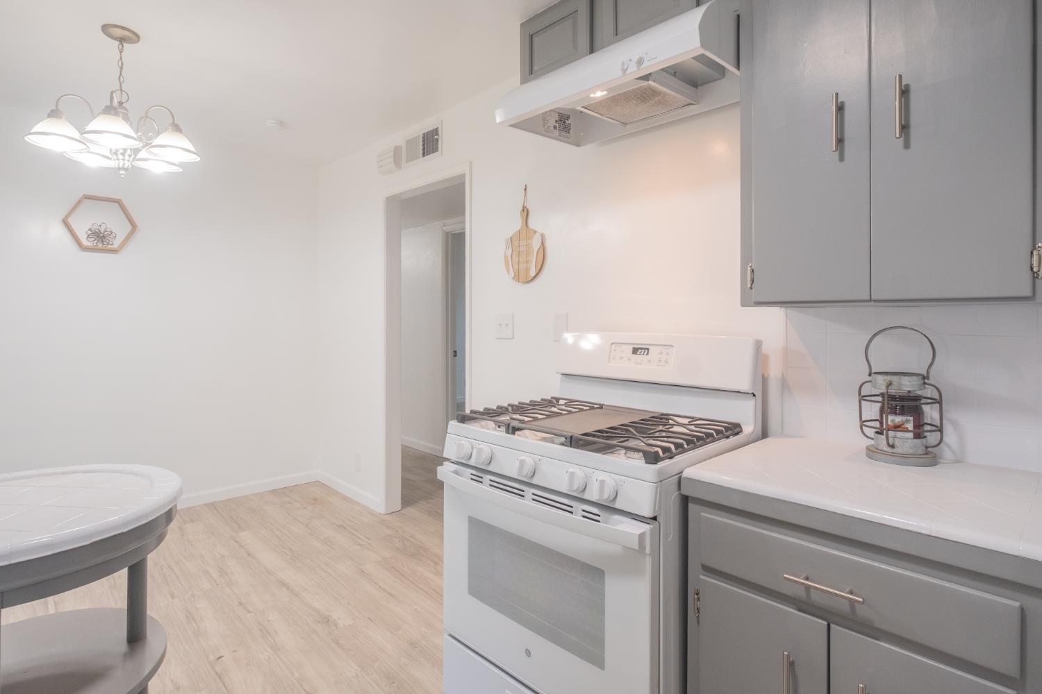 4065 N Eddy Ave, Fresno, CA 93727