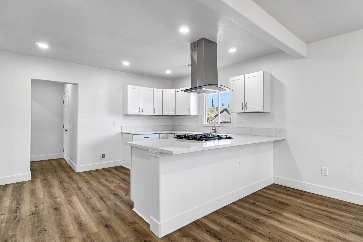 2559 E Clay Ave, Fresno, CA 93701