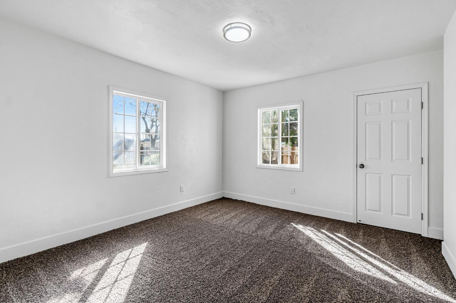 2559 E Clay Ave, Fresno, CA 93701