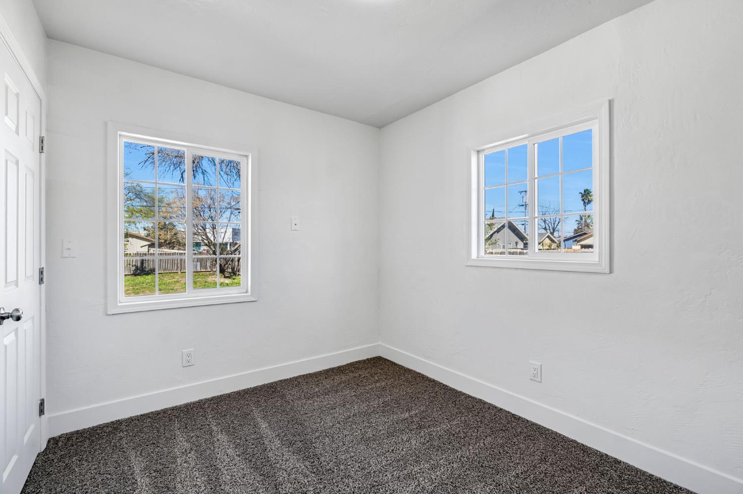 2559 E Clay Ave, Fresno, CA 93701