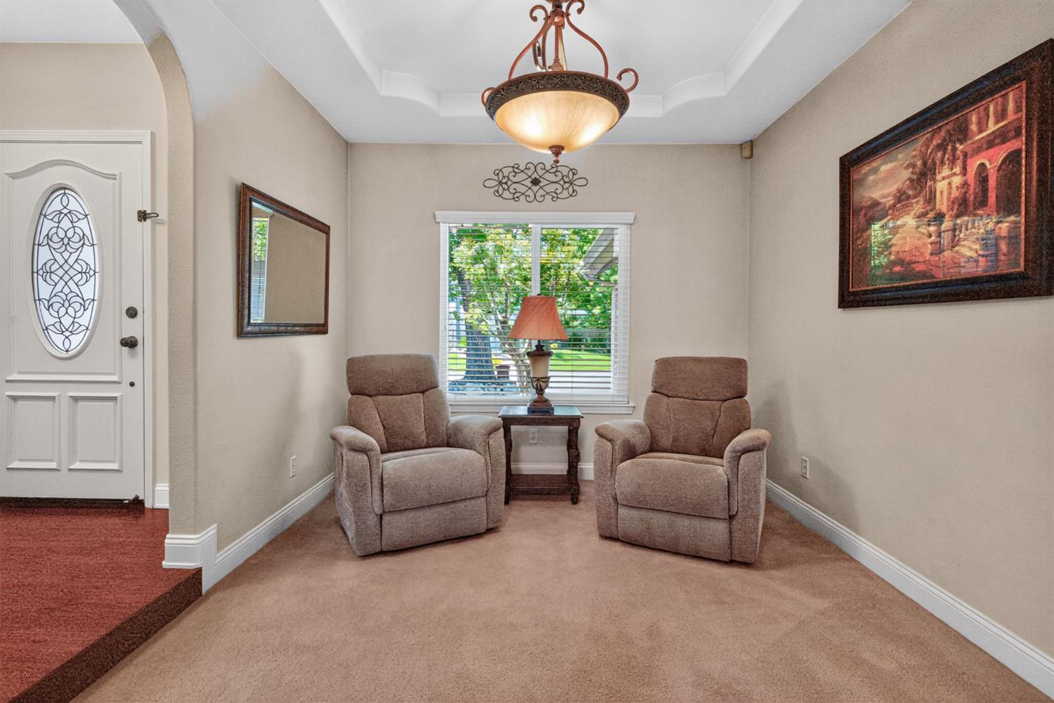 10130 N Heather Dr, Fresno, CA 93720