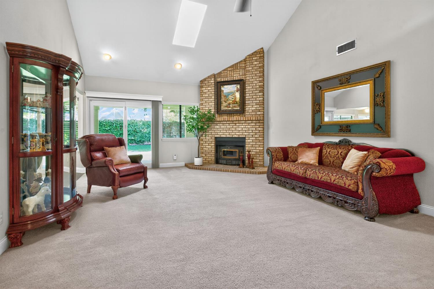 10130 N Heather Dr, Fresno, CA 93720