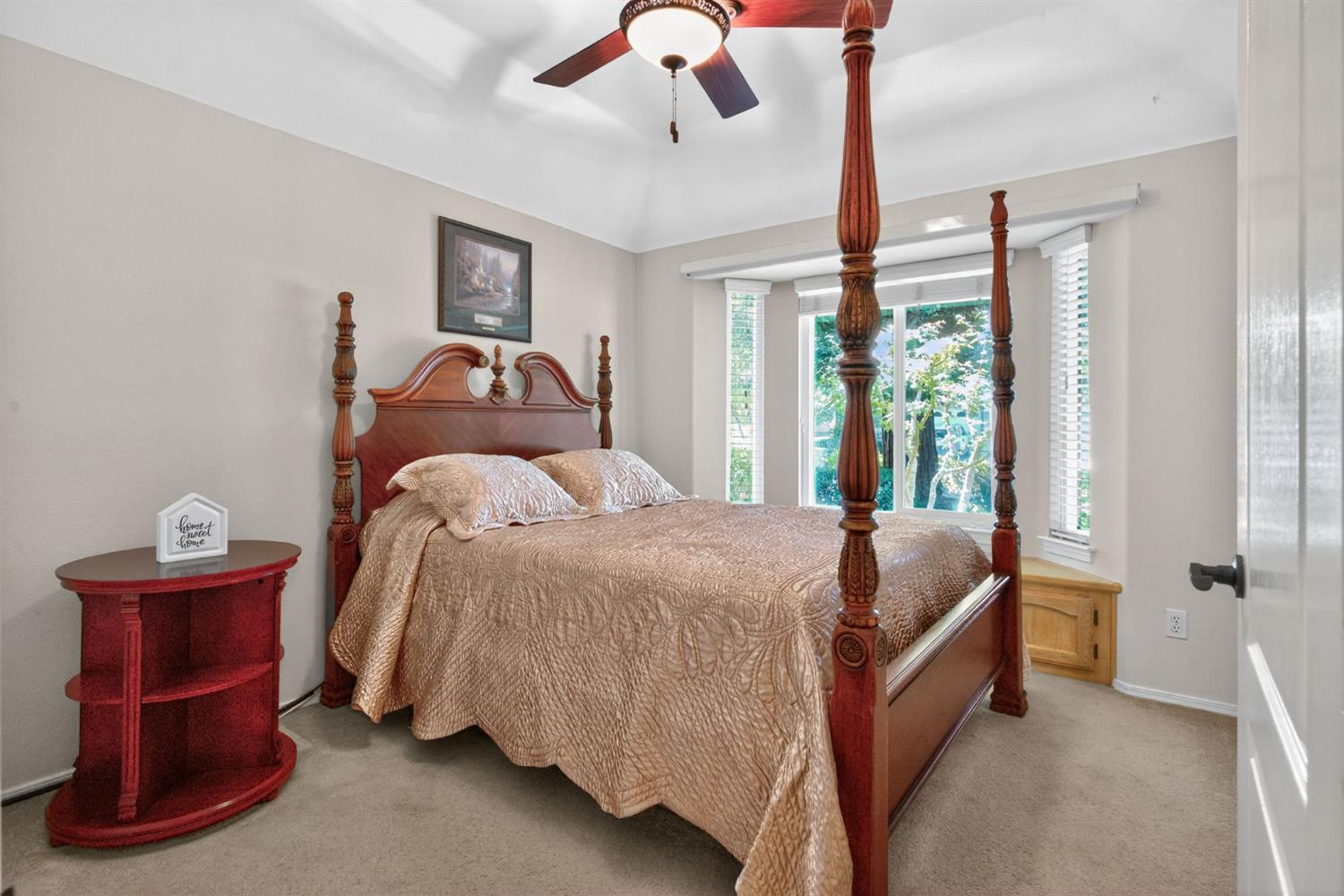 10130 N Heather Dr, Fresno, CA 93720