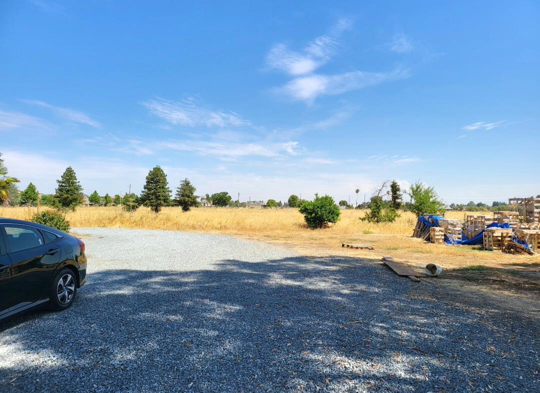 2744 N Locan Ave, Fresno, CA 93737