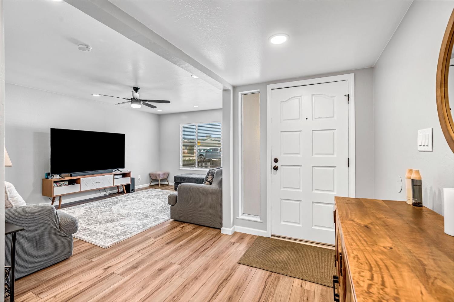 3267 W Rialto Ave, Fresno, CA 93722