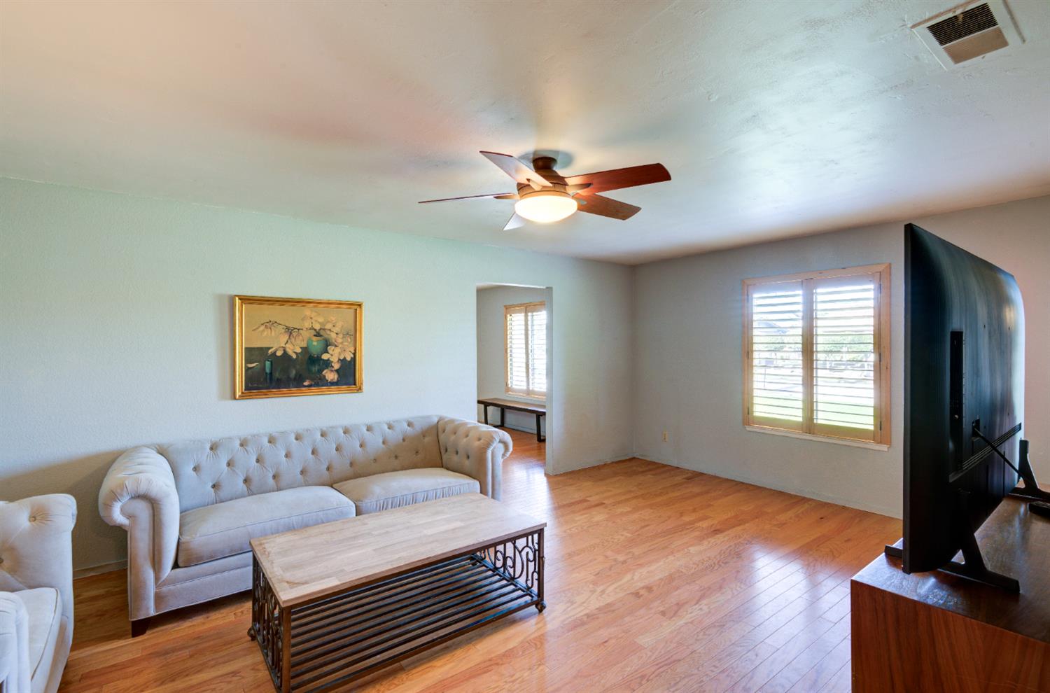 1359 W Moraga Rd, Fresno, CA 93711