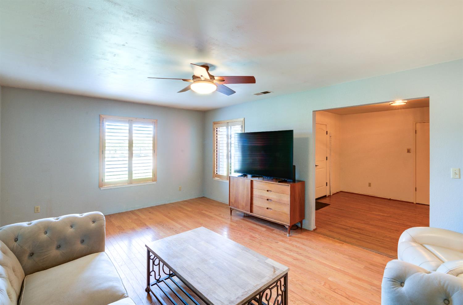 1359 W Moraga Rd, Fresno, CA 93711