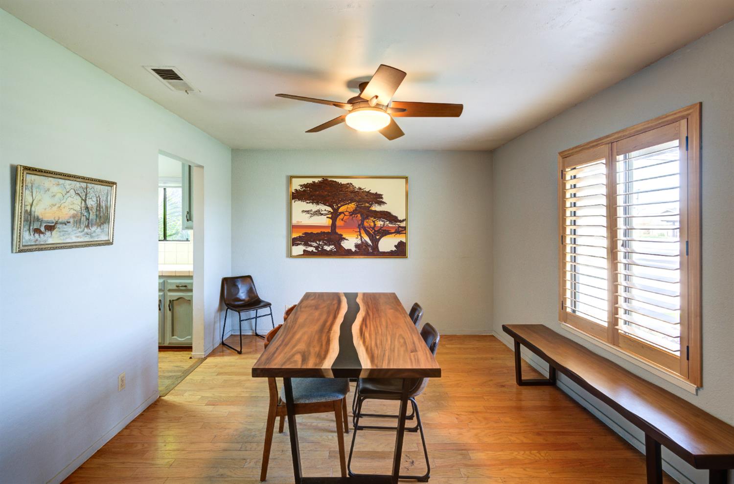 1359 W Moraga Rd, Fresno, CA 93711