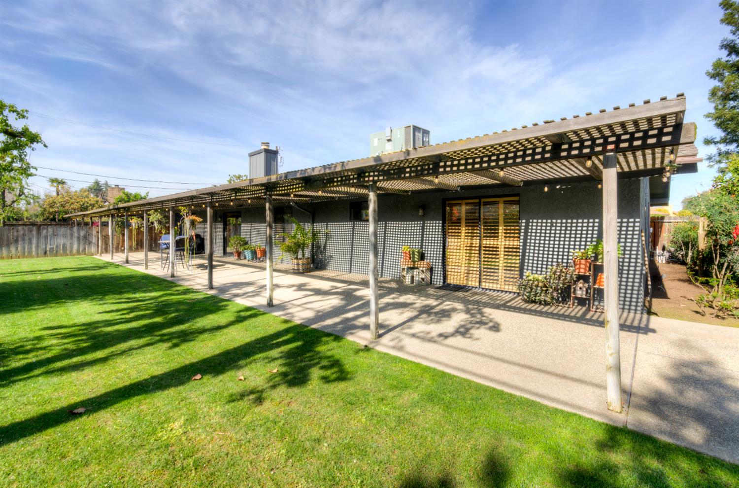 1359 W Moraga Rd, Fresno, CA 93711