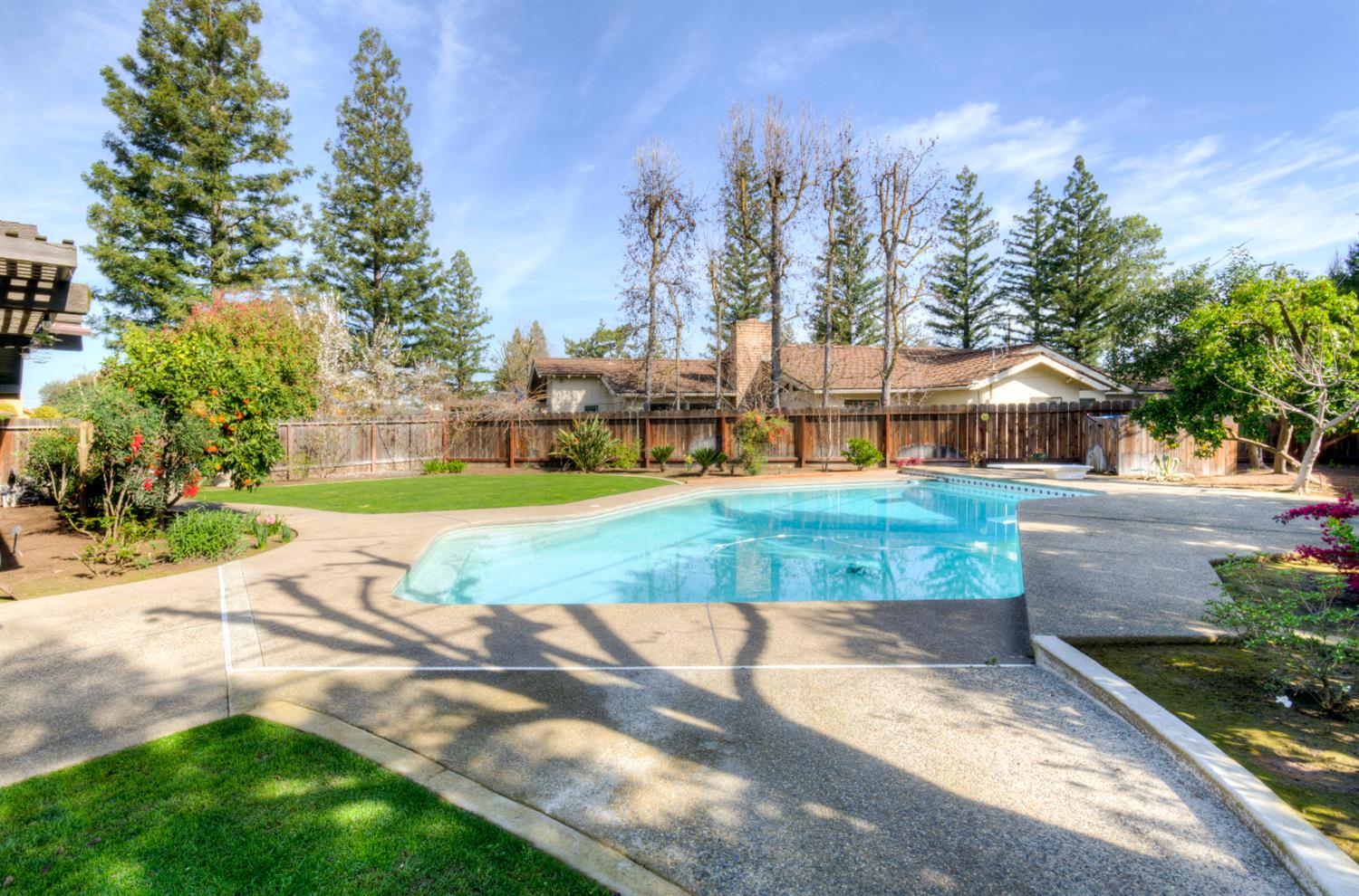 1359 W Moraga Rd, Fresno, CA 93711