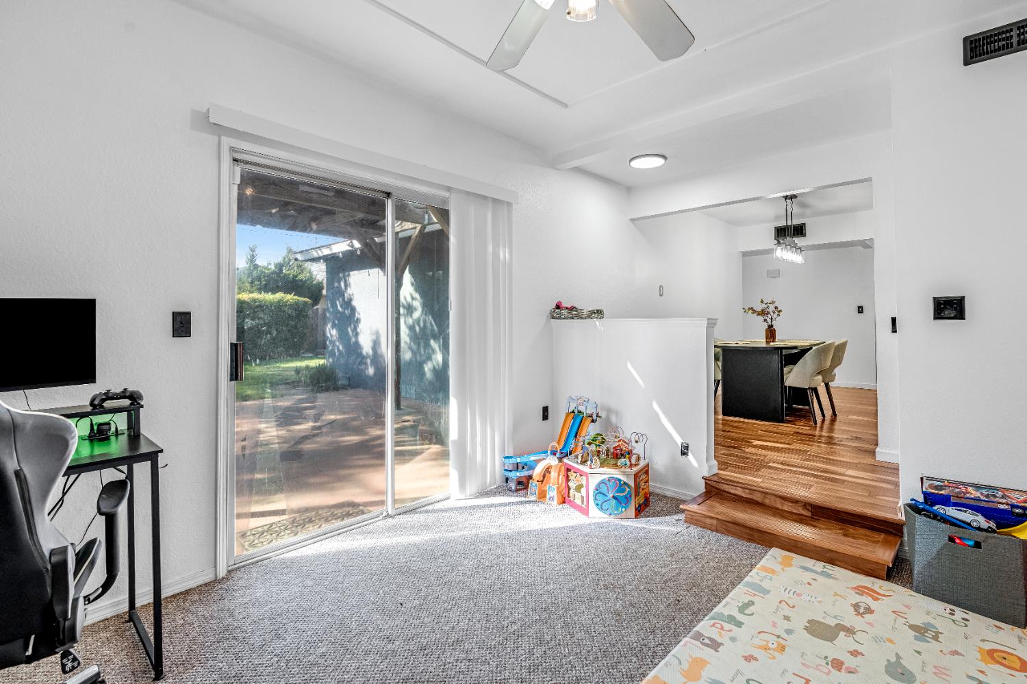 3415 W Oswego Ave, Fresno, CA 93711