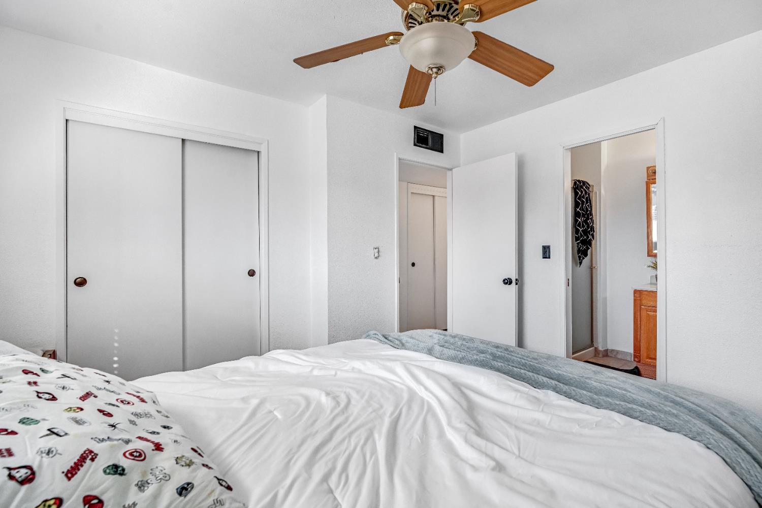 3415 W Oswego Ave, Fresno, CA 93711