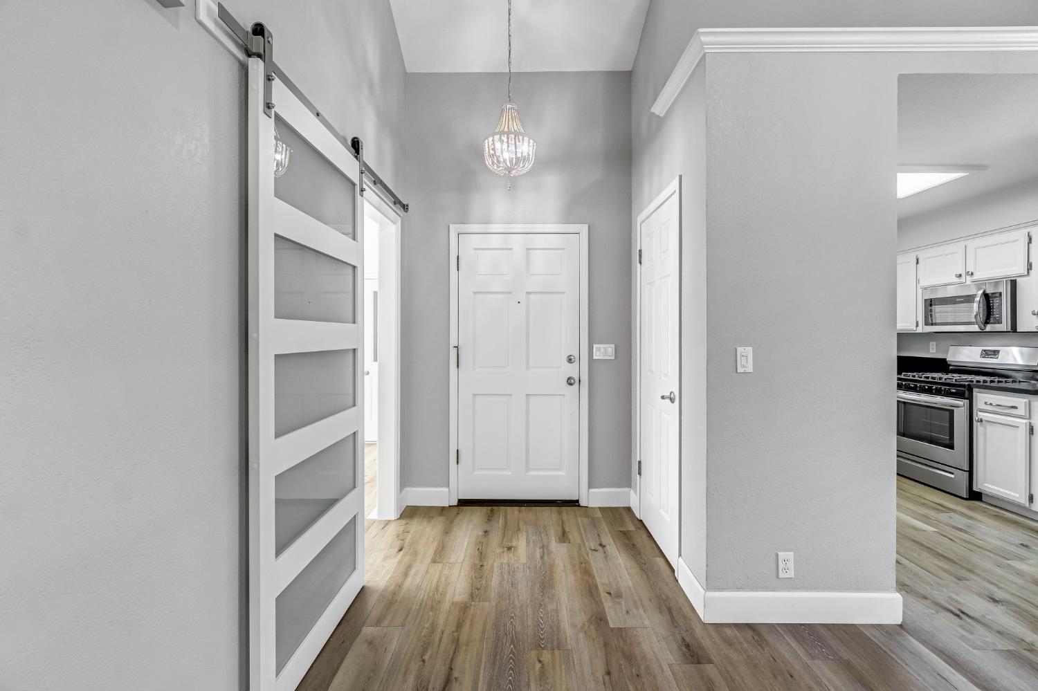 754 E Robin Ln, Fresno, CA 93730