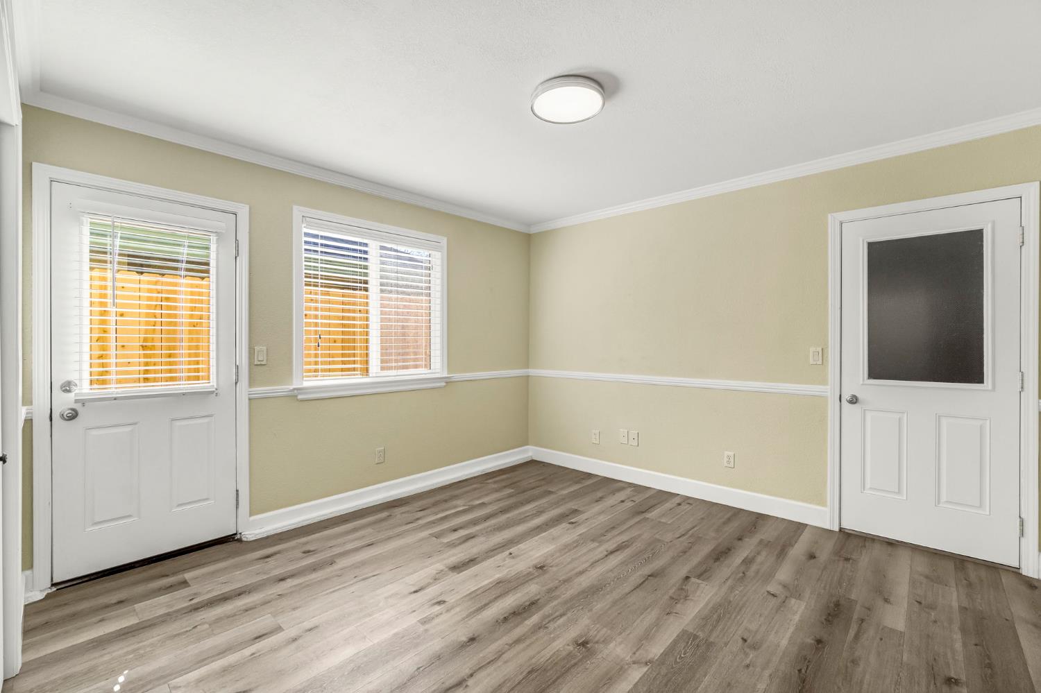 754 E Robin Ln, Fresno, CA 93730